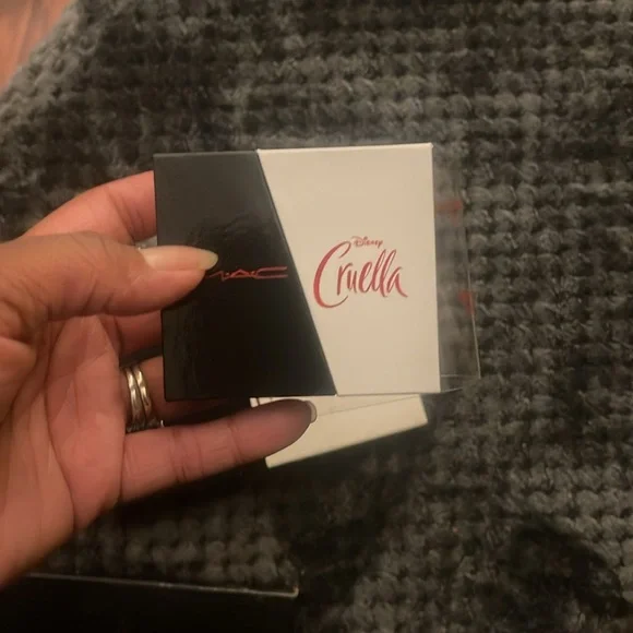 MAC Disney Cruella eyeshadow palette